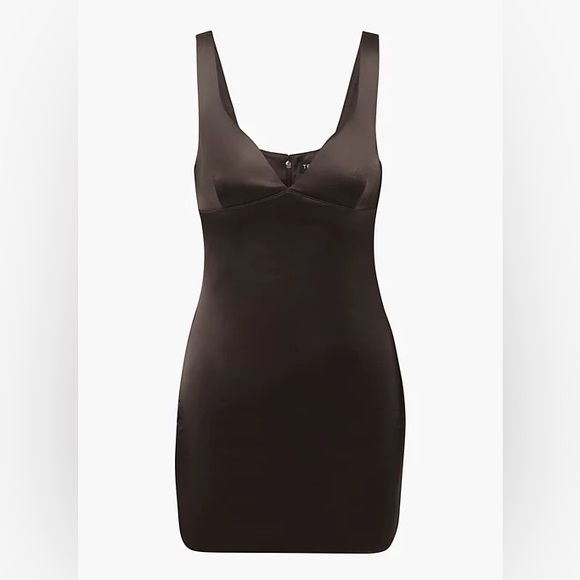 Aritzia Dresses & Skirts - Aritizia Ten by Babaton Lala Dress